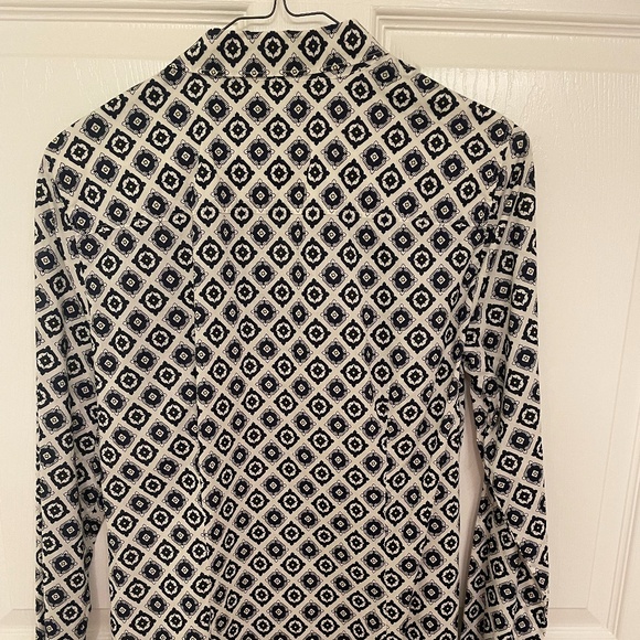 J. Crew medallion navy printed button down shirt size 8 perfect fit 100% cotton - Picture 11 of 11